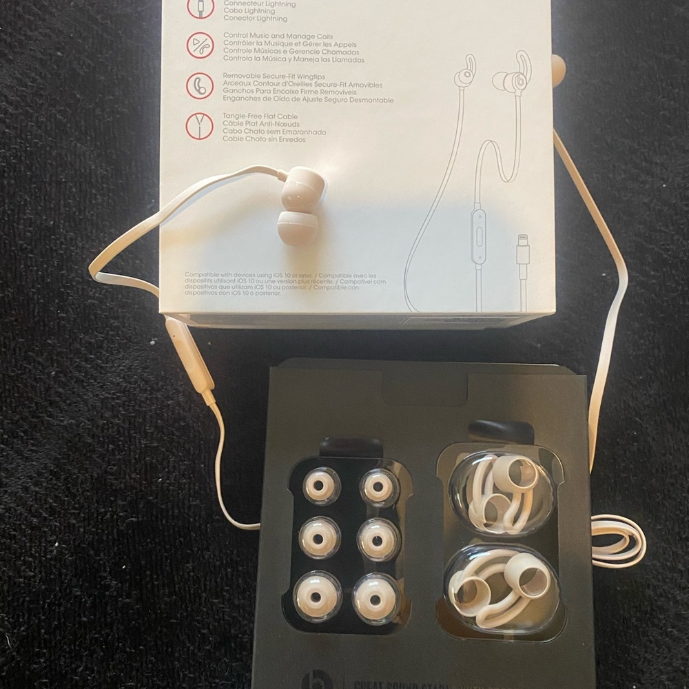 Beats By Dr. Dre Headphones - Picture 4 of 5